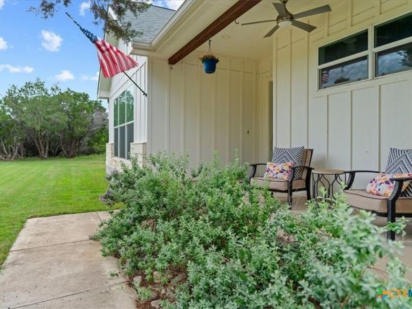 1 Agarita Circle , Wimberley, TX 78676