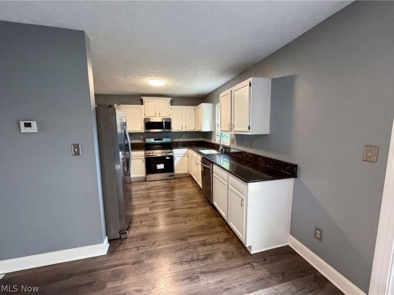 654 Diamond Circle, Ravenna, OH 44266 Photo 2