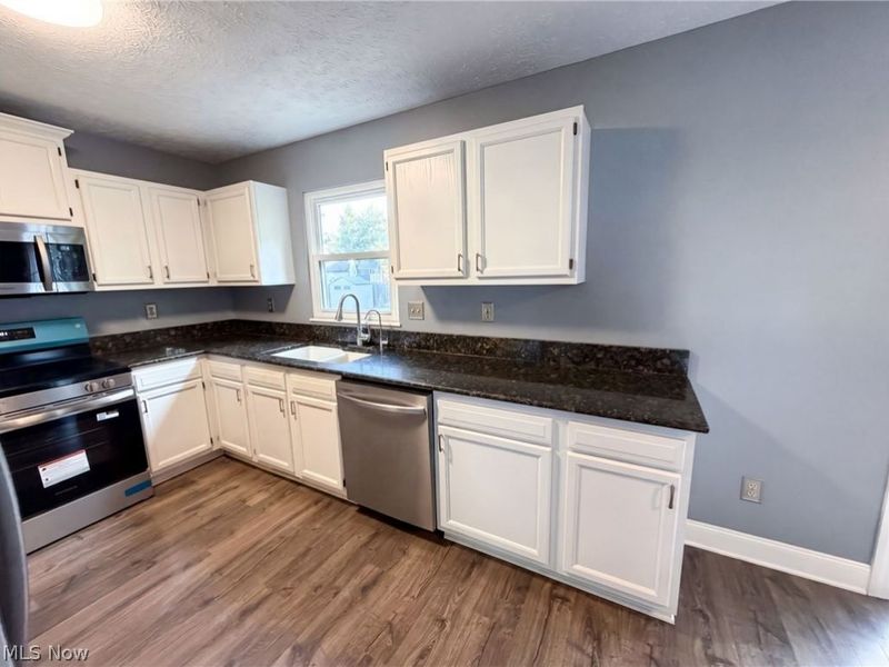 654 Diamond Circle, Ravenna, OH 44266 Photo 6