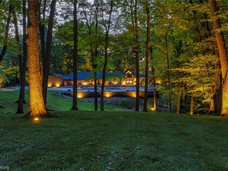 11860 Ridgecliff Circle, Strongsville, OH 44136 Photo 2