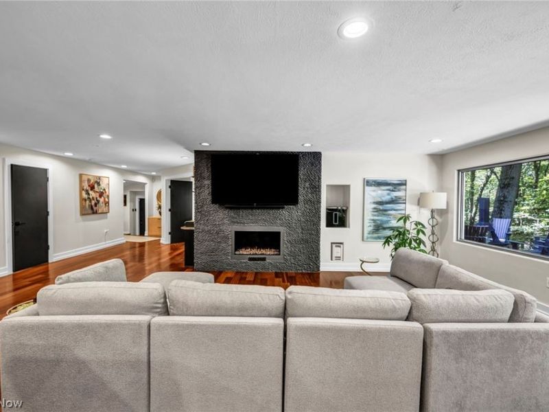 11860 Ridgecliff Circle, Strongsville, OH 44136 Photo 24