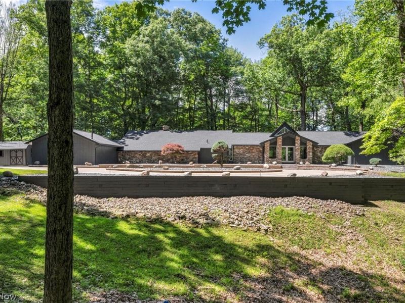 11860 Ridgecliff Circle, Strongsville, OH 44136 Photo 5