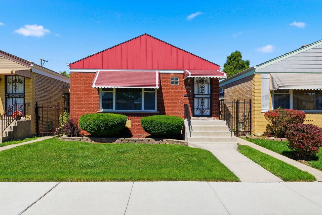 4540 S Lavergne Avenue, Chicago, IL 60638 Main Photo