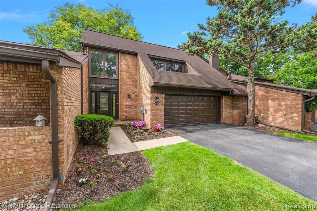 2141 Bordeaux Street, West Bloomfield Township, MI 48323 Main Photo