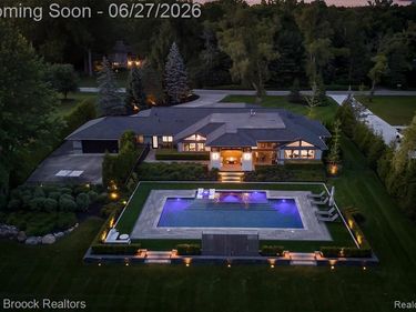 7400 Parkstone Lane, Bloomfield Twp, MI 48301