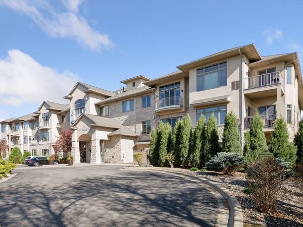 555 Oak Ridge Place, Unit 150, Hopkins, MN 55305