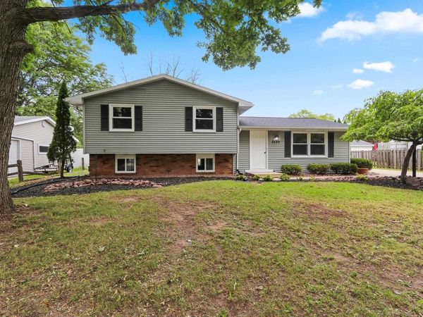 2389 HAMPTON AVENUE, Green Bay, WI 54311