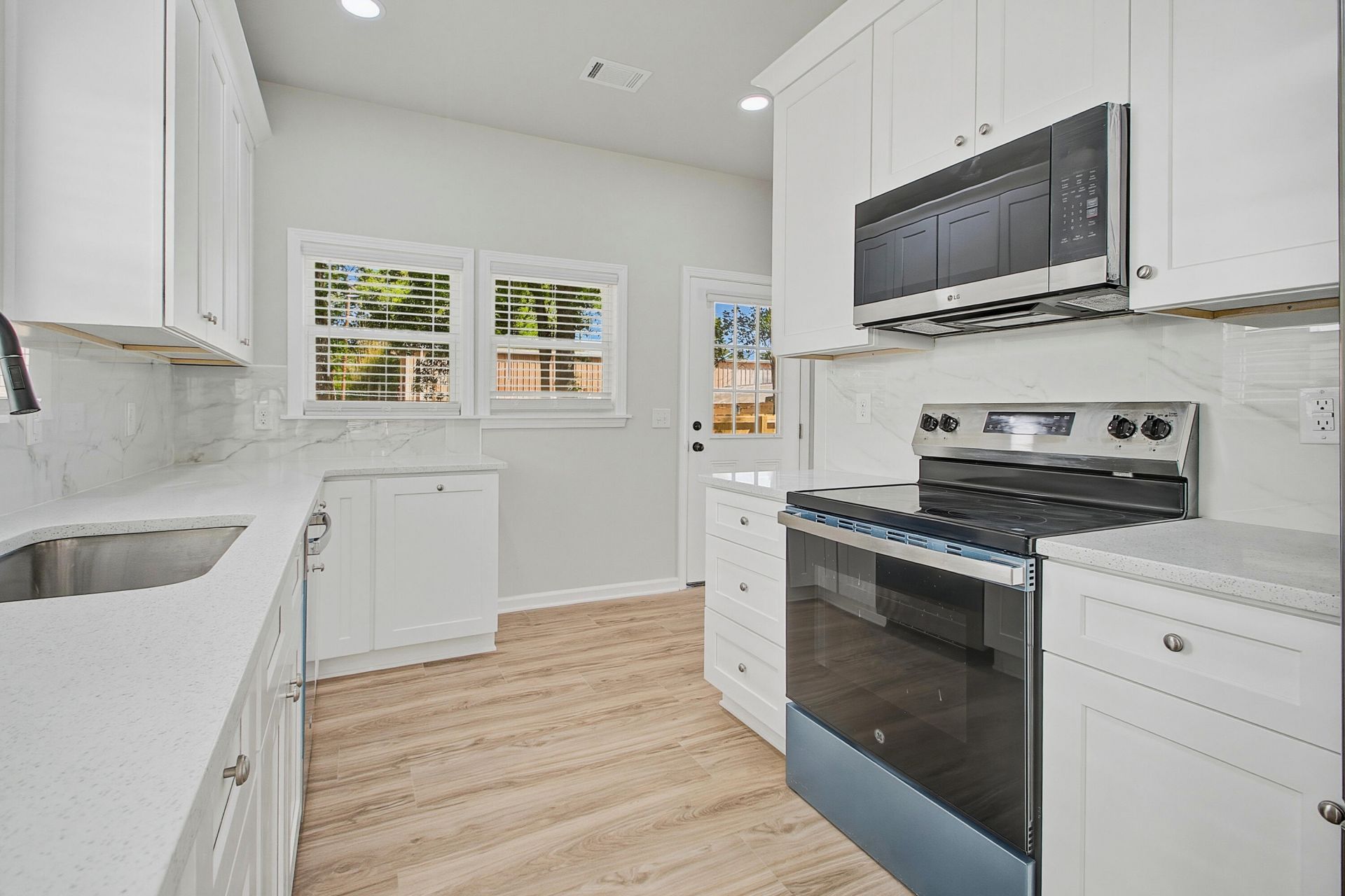 4707 Boundary Street Photo 11