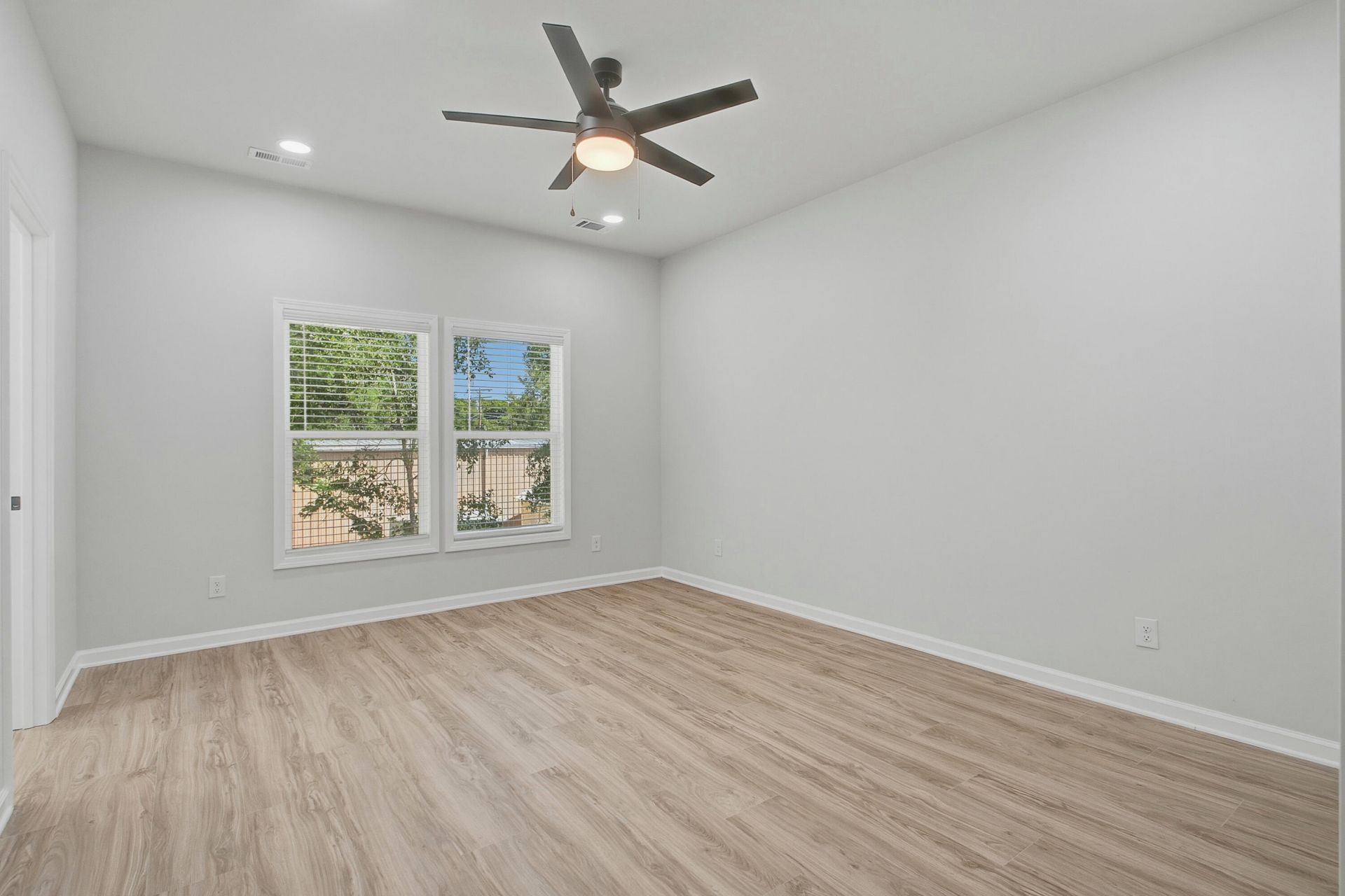 4707 Boundary Street Photo 20