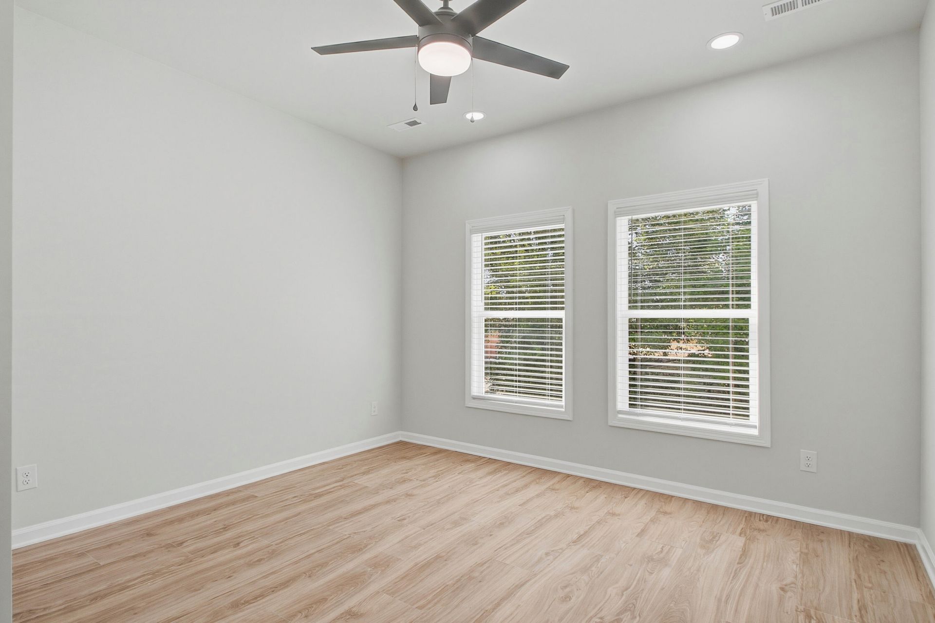 4707 Boundary Street Photo 25