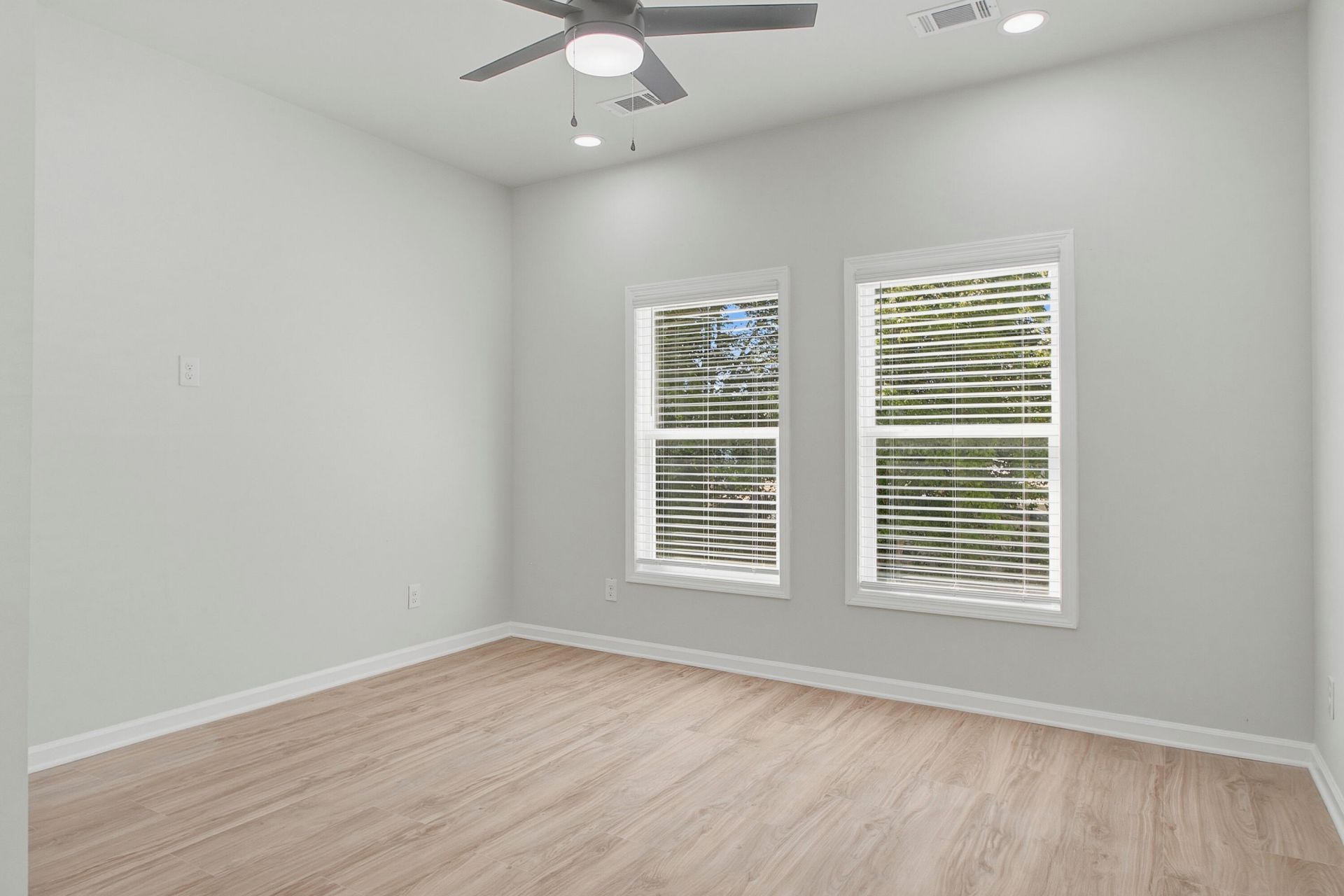 4707 Boundary Street Photo 28