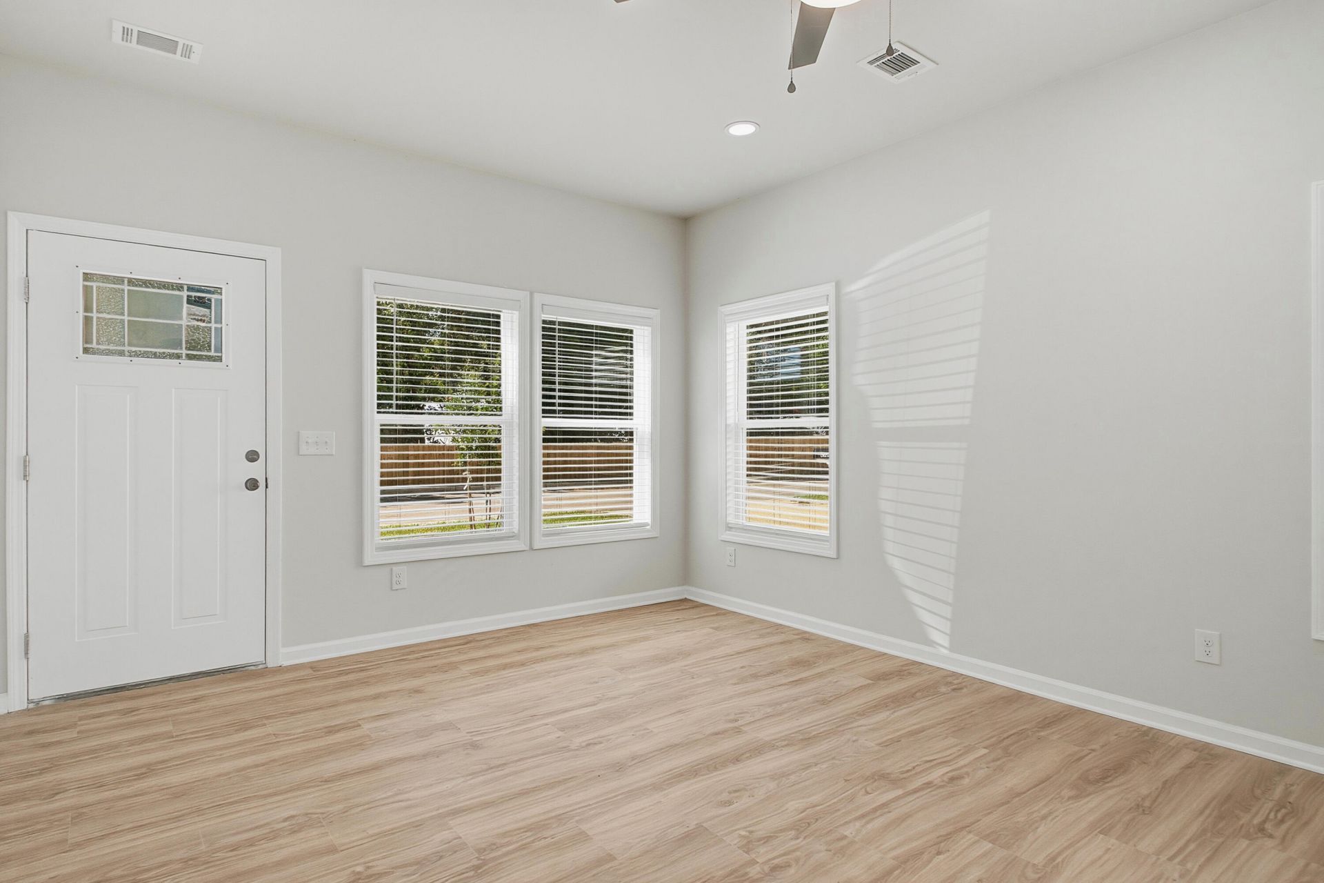 4707 Boundary Street Photo 5