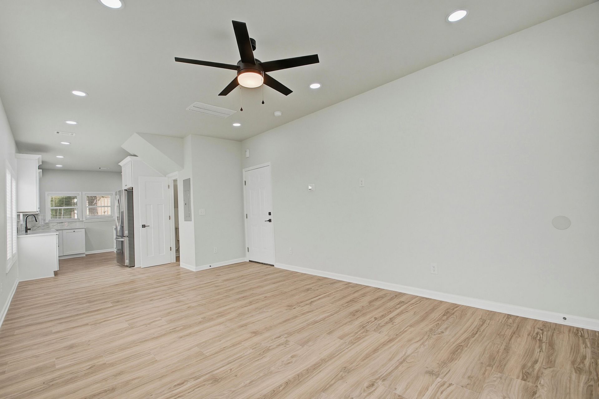 4707 Boundary Street Photo 7