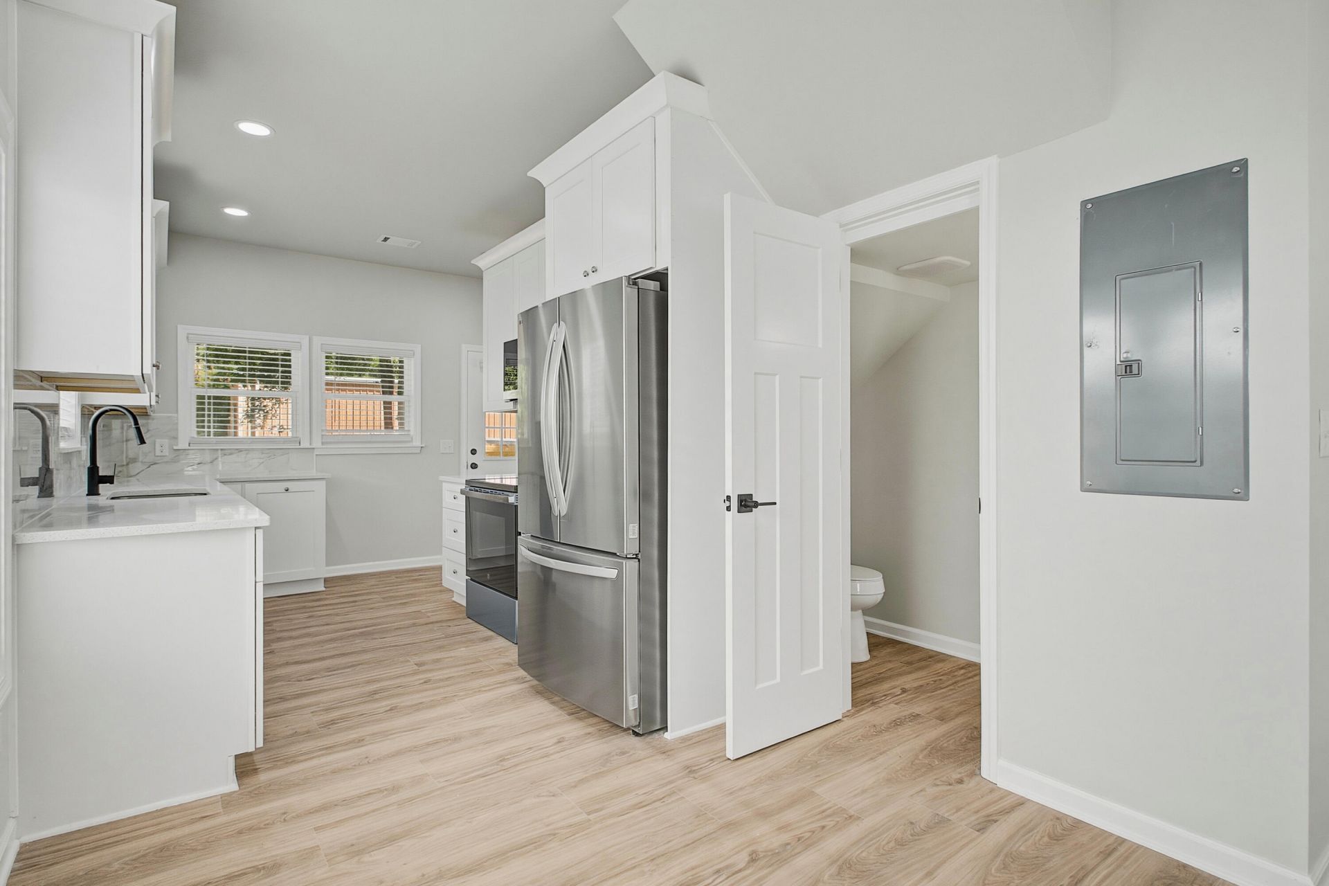 4707 Boundary Street Photo 8