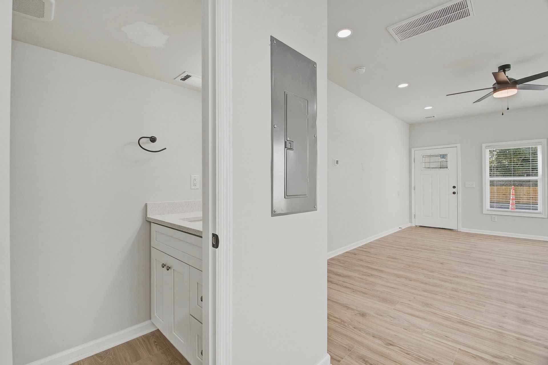 4707 Boundary Street Photo 9