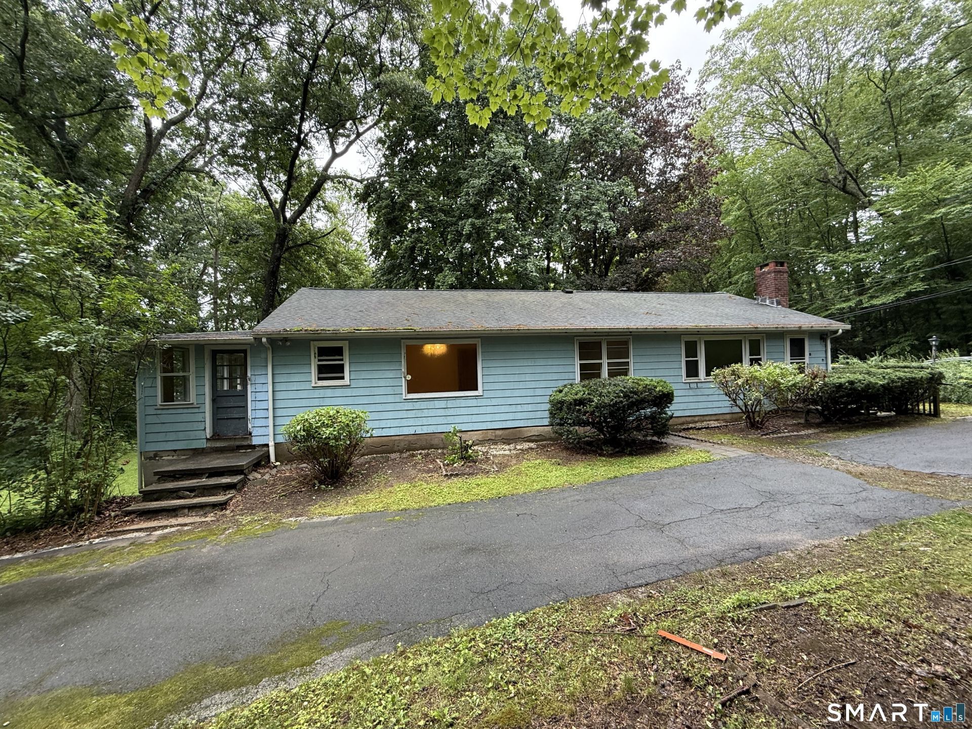 94 Moosup, Monroe, CT 06468 Main Photo