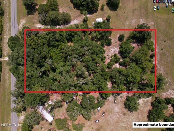 112 ST JOHNS Avenue, Satsuma, FL 32189