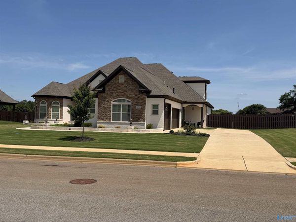 20727 Lakewood Drive, Athens, AL 35611