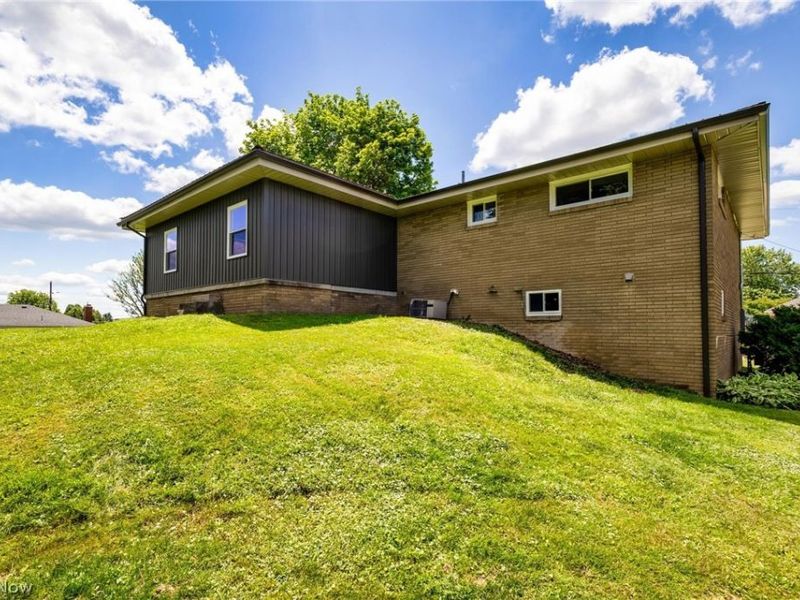 100 VALLEY Road, Mingo Junction, OH 43938 Photo 3