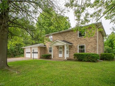 3837-3839 Beech Hill Road NW, North Canton, OH 44720