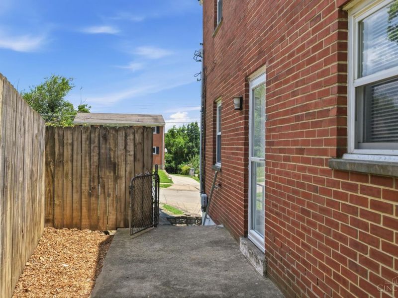4947 Charlemar Drive, Cincinnati, OH 45227 Photo 29