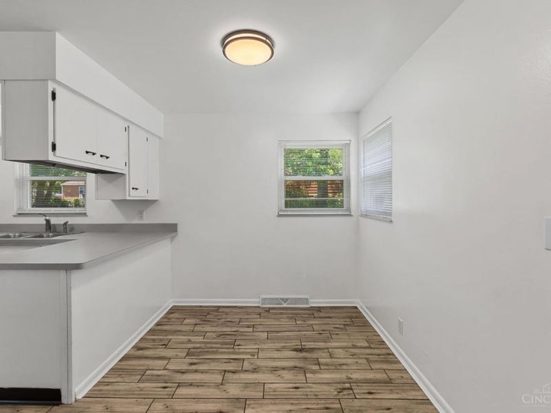 4947 Charlemar Drive, Cincinnati, OH 45227 Photo 7