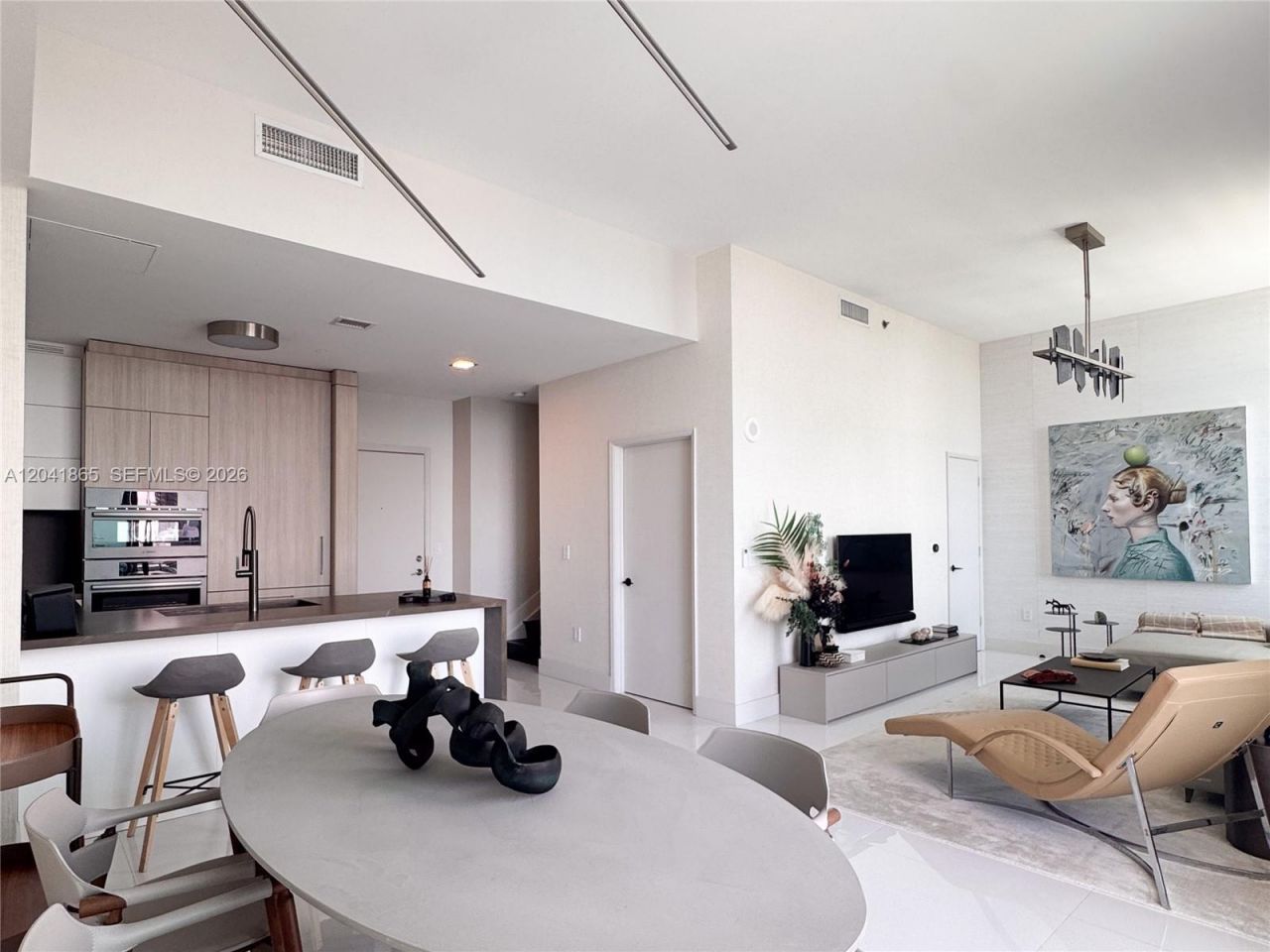950 Brickell Bay Dr , Unit 5608, Miami, FL 33131 Photo
