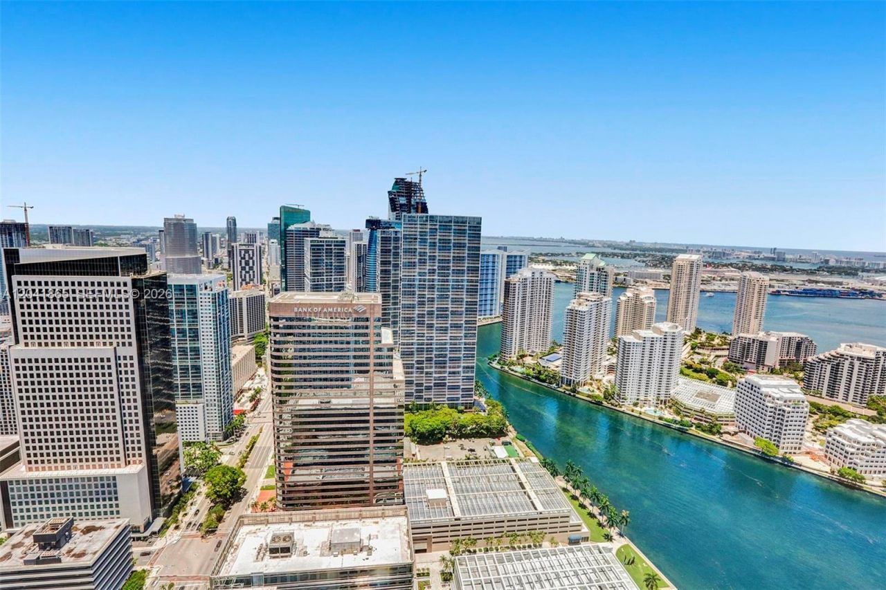 950 Brickell Bay Dr , Unit 5608, Miami, FL 33131 Photo