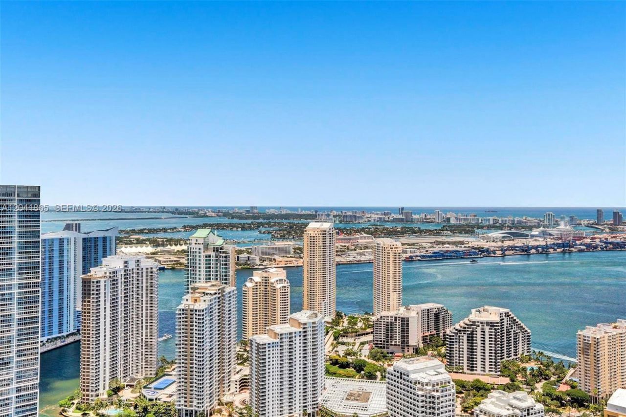 950 Brickell Bay Dr , Unit 5608, Miami, FL 33131 Photo