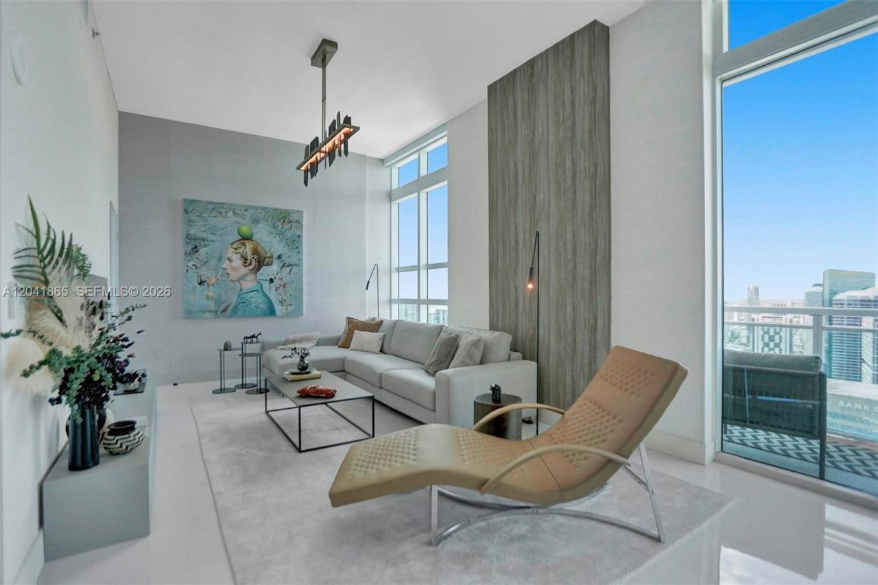 950 Brickell Bay Dr , Unit 5608, Miami, FL 33131 Photo