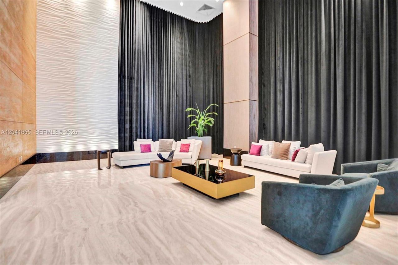 950 Brickell Bay Dr , Unit 5608, Miami, FL 33131 Photo