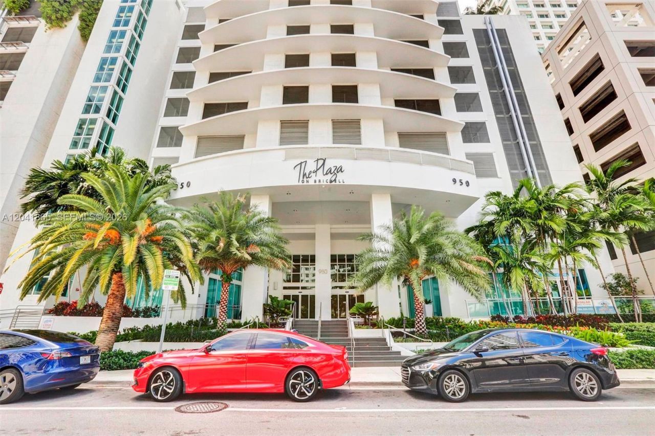950 Brickell Bay Dr , Unit 5608, Miami, FL 33131 Photo