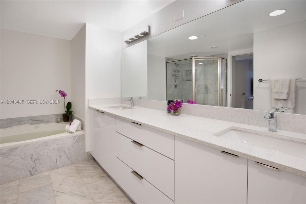 3640 Yacht Club Dr., Unit 304, Aventura, FL 33180 Photo
