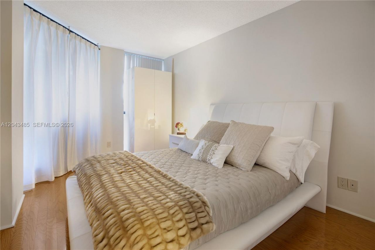 3640 Yacht Club Dr., Unit 304, Aventura, FL 33180 Photo