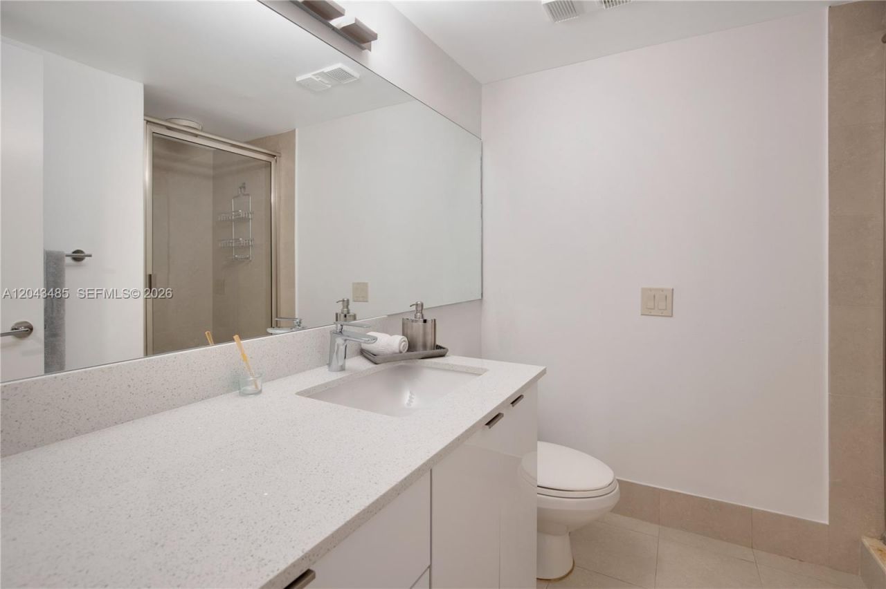 3640 Yacht Club Dr., Unit 304, Aventura, FL 33180 Photo