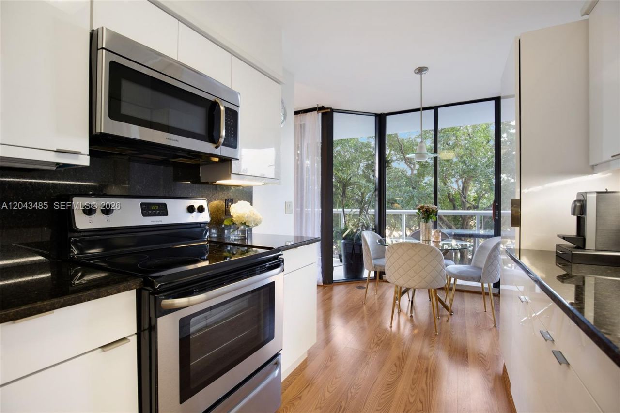 3640 Yacht Club Dr., Unit 304, Aventura, FL 33180 Photo