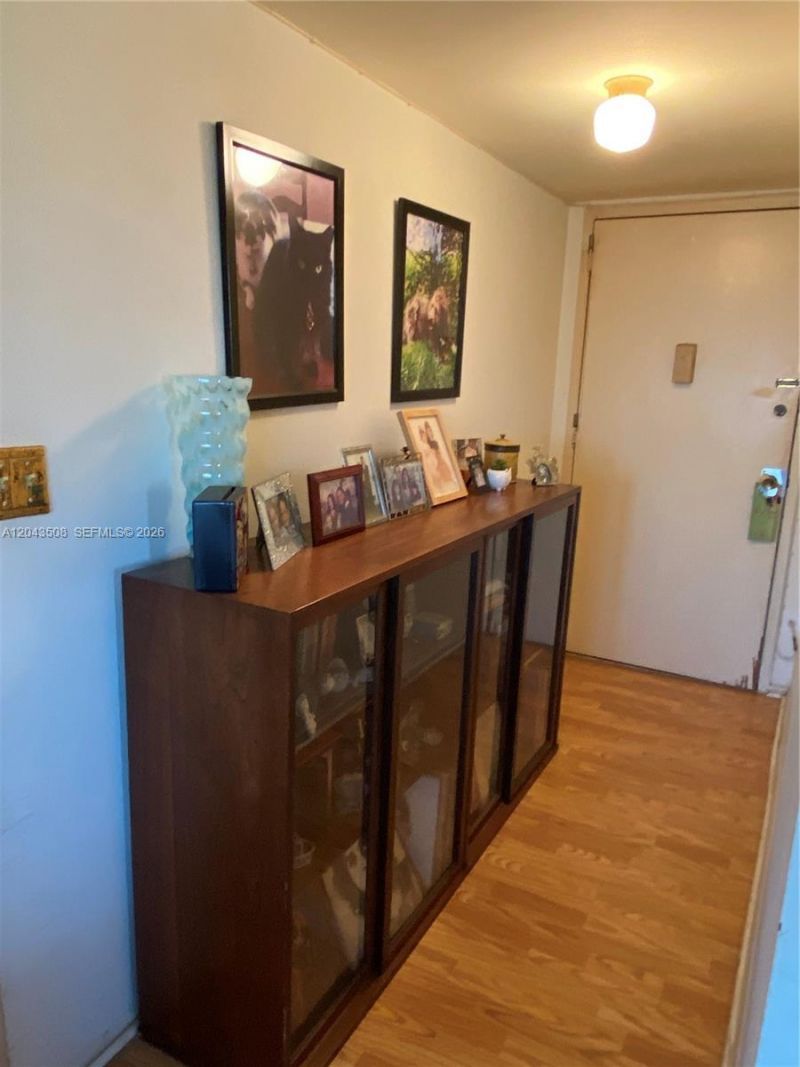 401 Golden Isles Dr , Unit 813, Hallandale Beach, FL 33009 Photo
