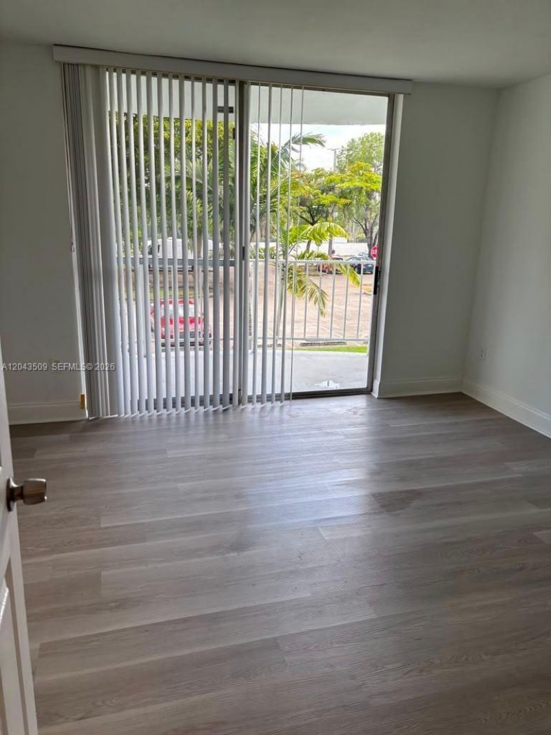 492 NW 165th St Rd , Unit C-211, Miami, FL 33169 Photo