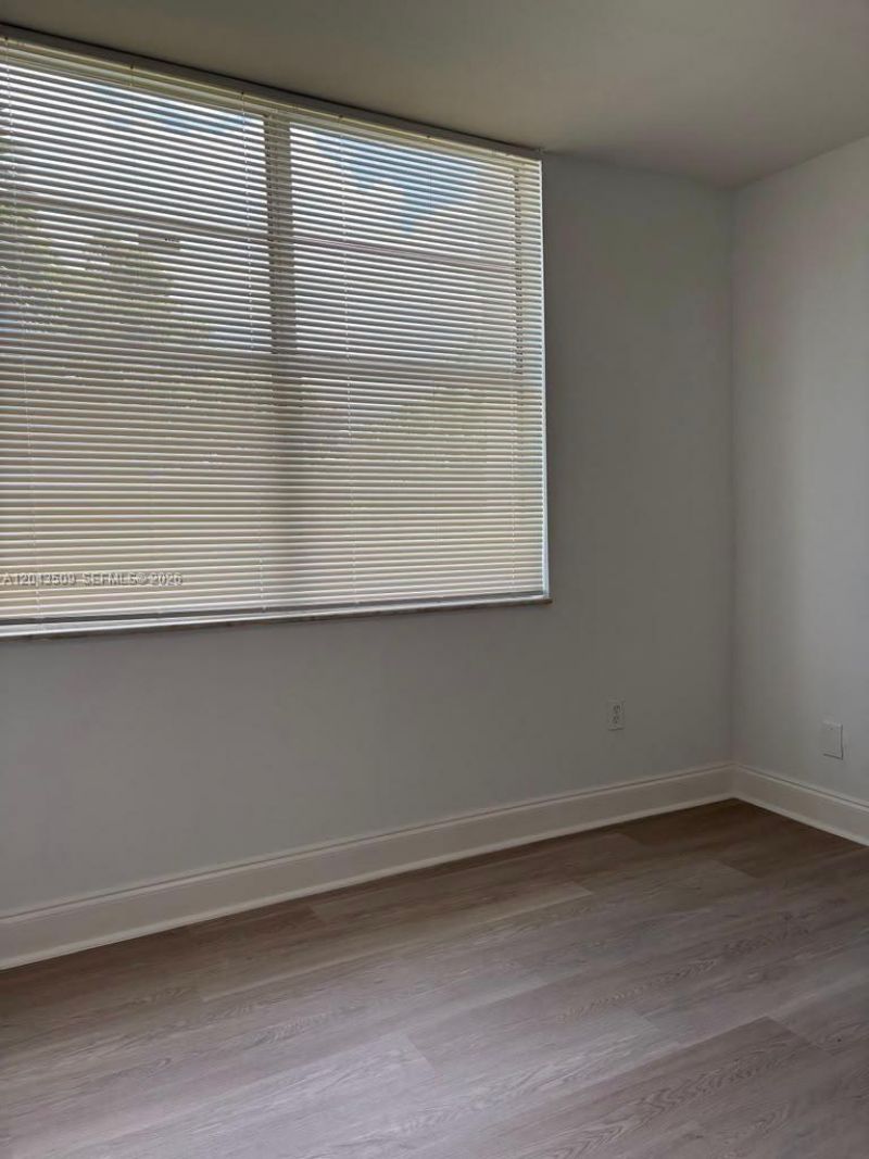 492 NW 165th St Rd , Unit C-211, Miami, FL 33169 Photo