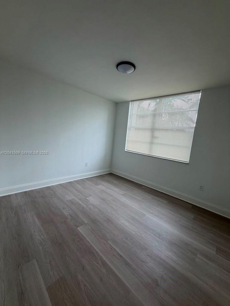 492 NW 165th St Rd , Unit C-211, Miami, FL 33169 Photo