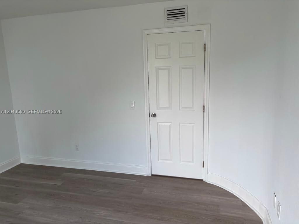 492 NW 165th St Rd , Unit C-211, Miami, FL 33169 Photo