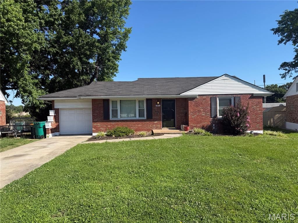 1277 Waldorf Drive, Saint Louis, MO 63137 Main Photo