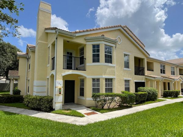170 SW Peacock Boulevard, Unit 36-104, Port St. Lucie, FL 34986