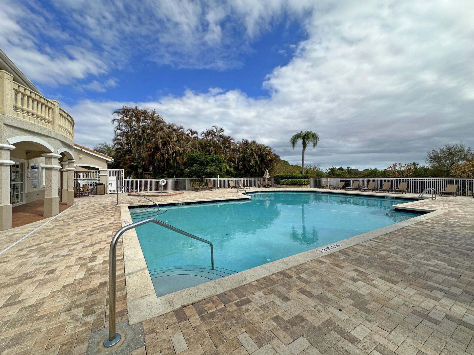 170 SW Peacock Boulevard, Unit 36-104, Port Saint Lucie, FL 34986 Photo