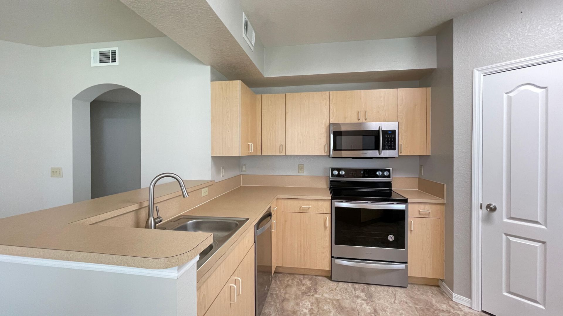170 SW Peacock Boulevard, Unit 36-104, Port Saint Lucie, FL 34986 Photo