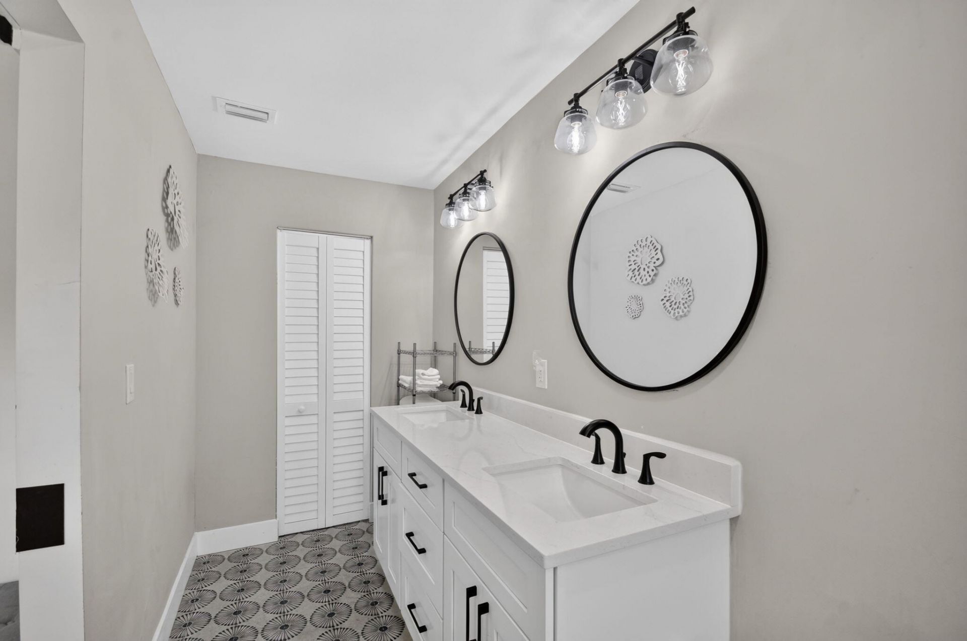 445 Palo Alto Drive, Palm Springs, FL 33461 Photo