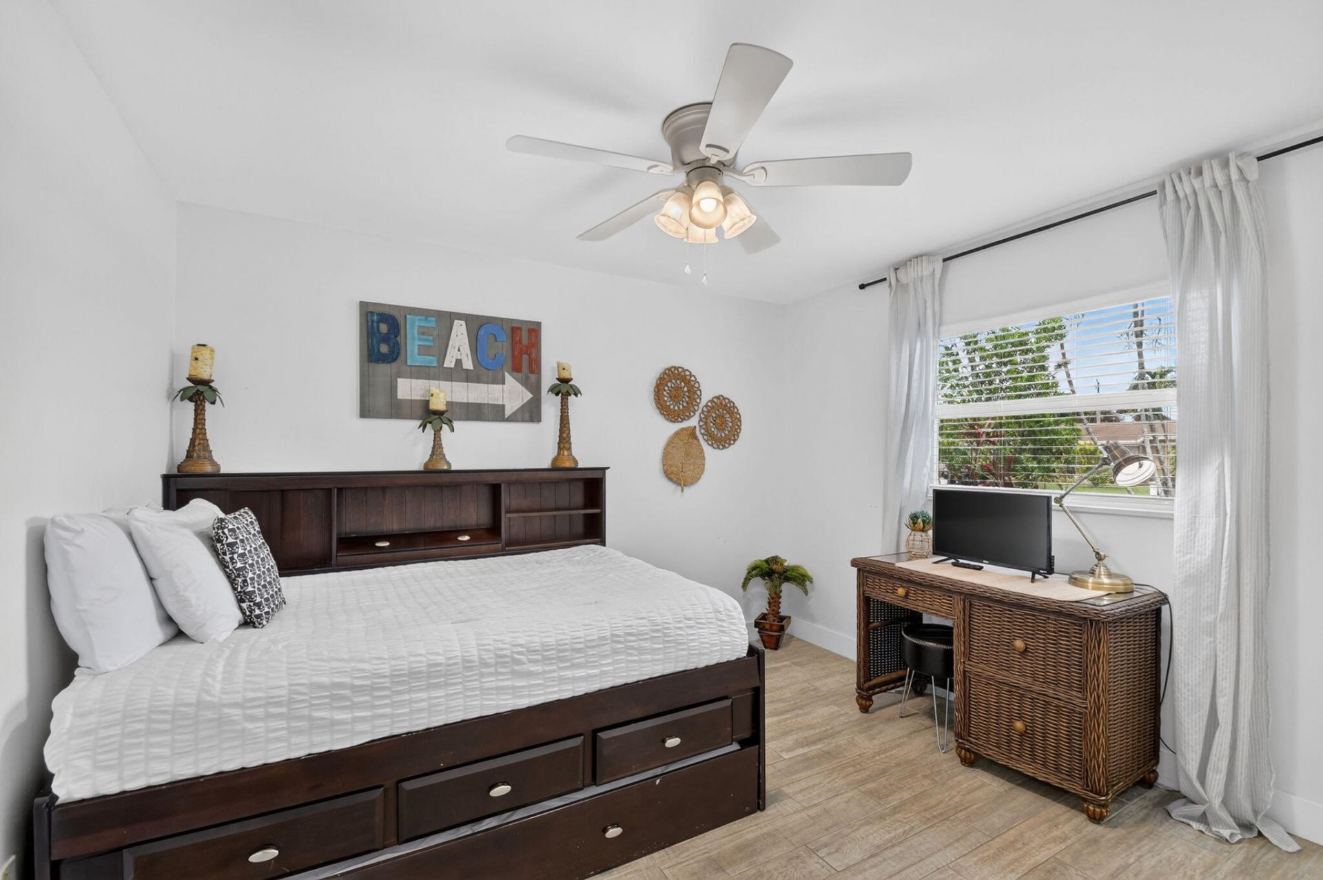 445 Palo Alto Drive, Palm Springs, FL 33461 Photo