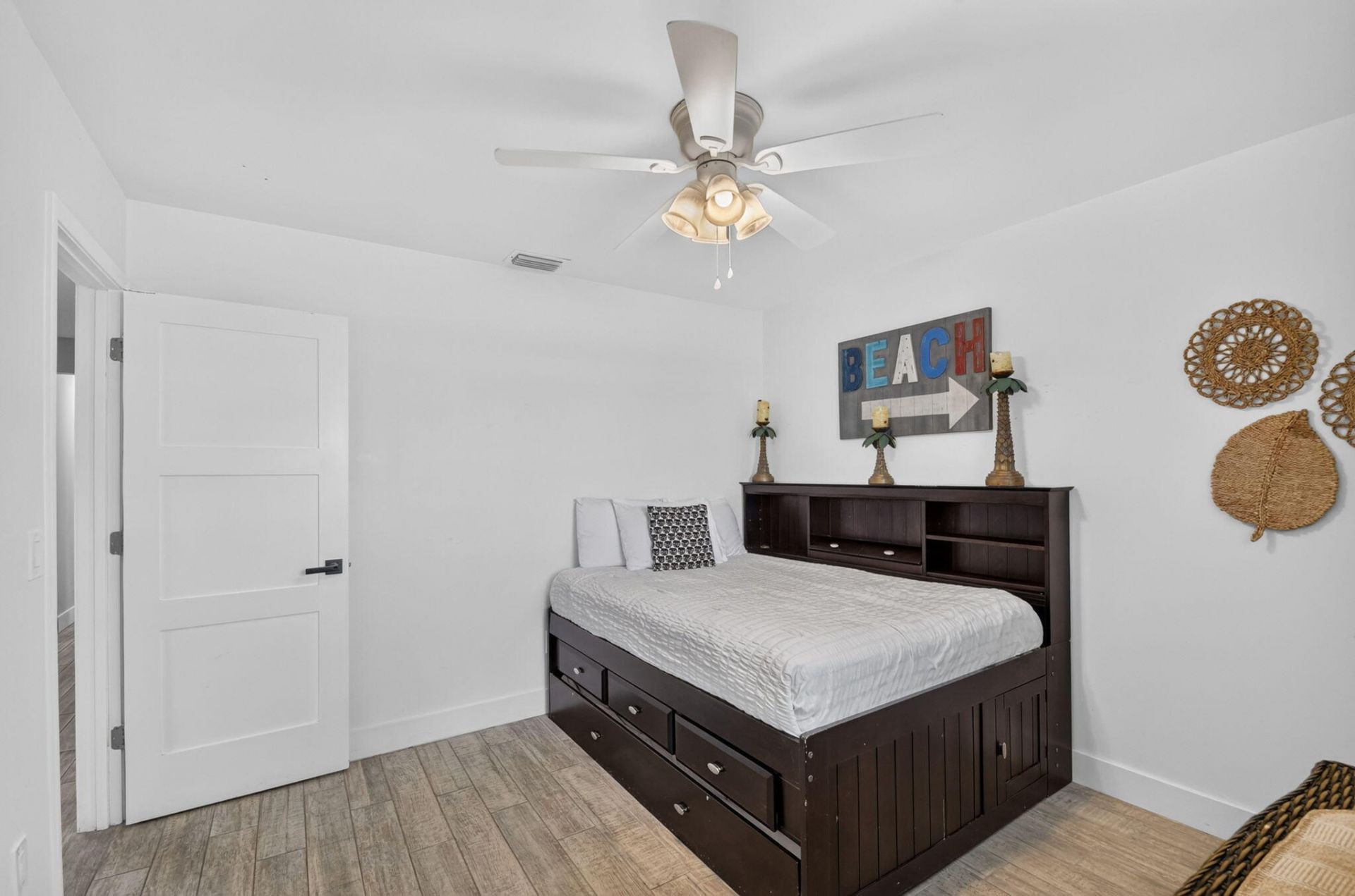 445 Palo Alto Drive, Palm Springs, FL 33461 Photo