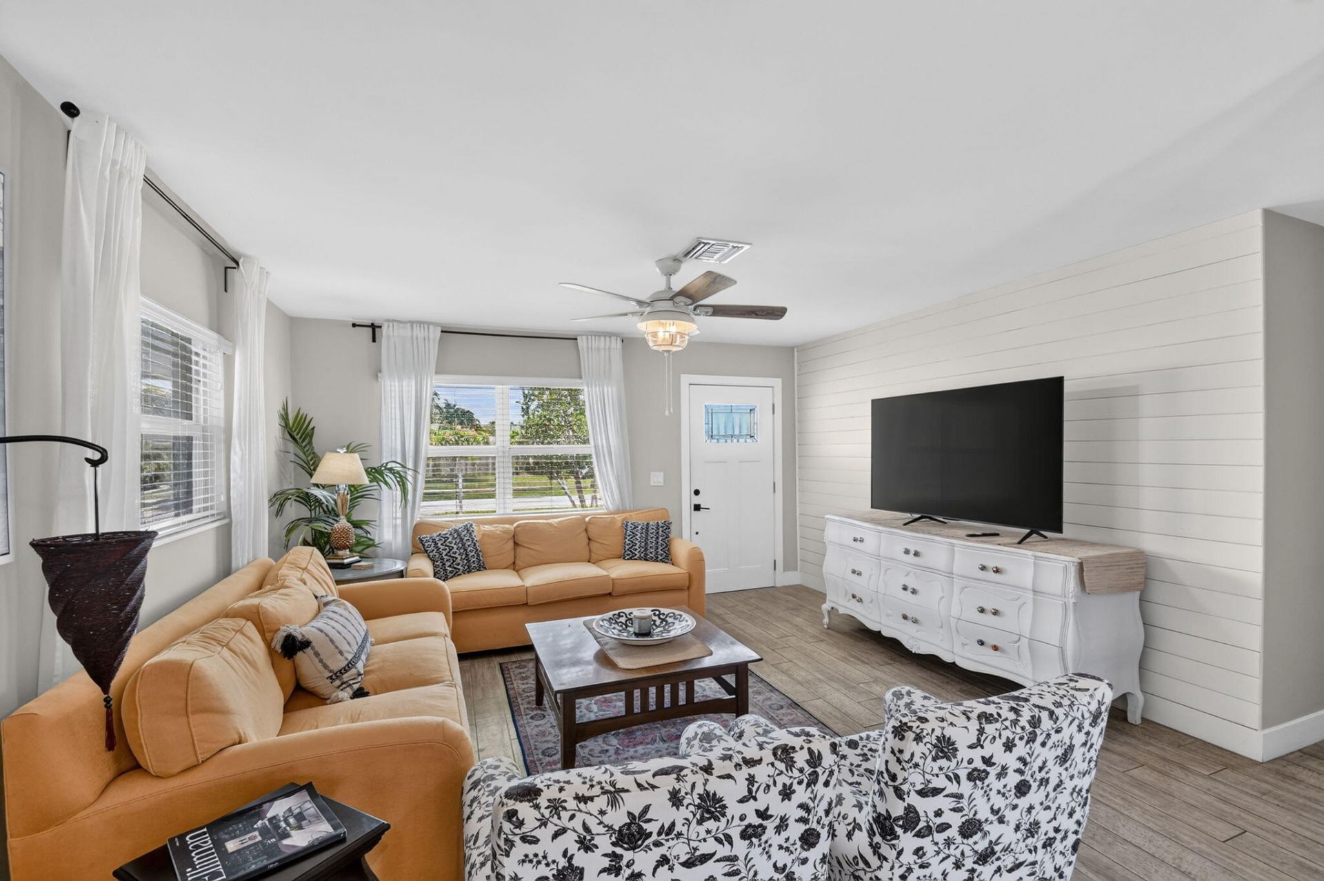 445 Palo Alto Drive, Palm Springs, FL 33461 Photo