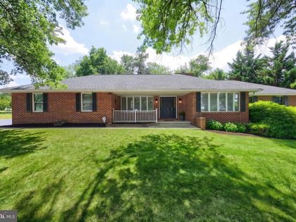910 SHENANDOAH LANE York, PA 17404